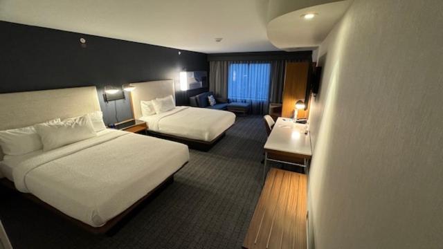 Courtyard By Marriott Kingston Hotell Exteriör bild