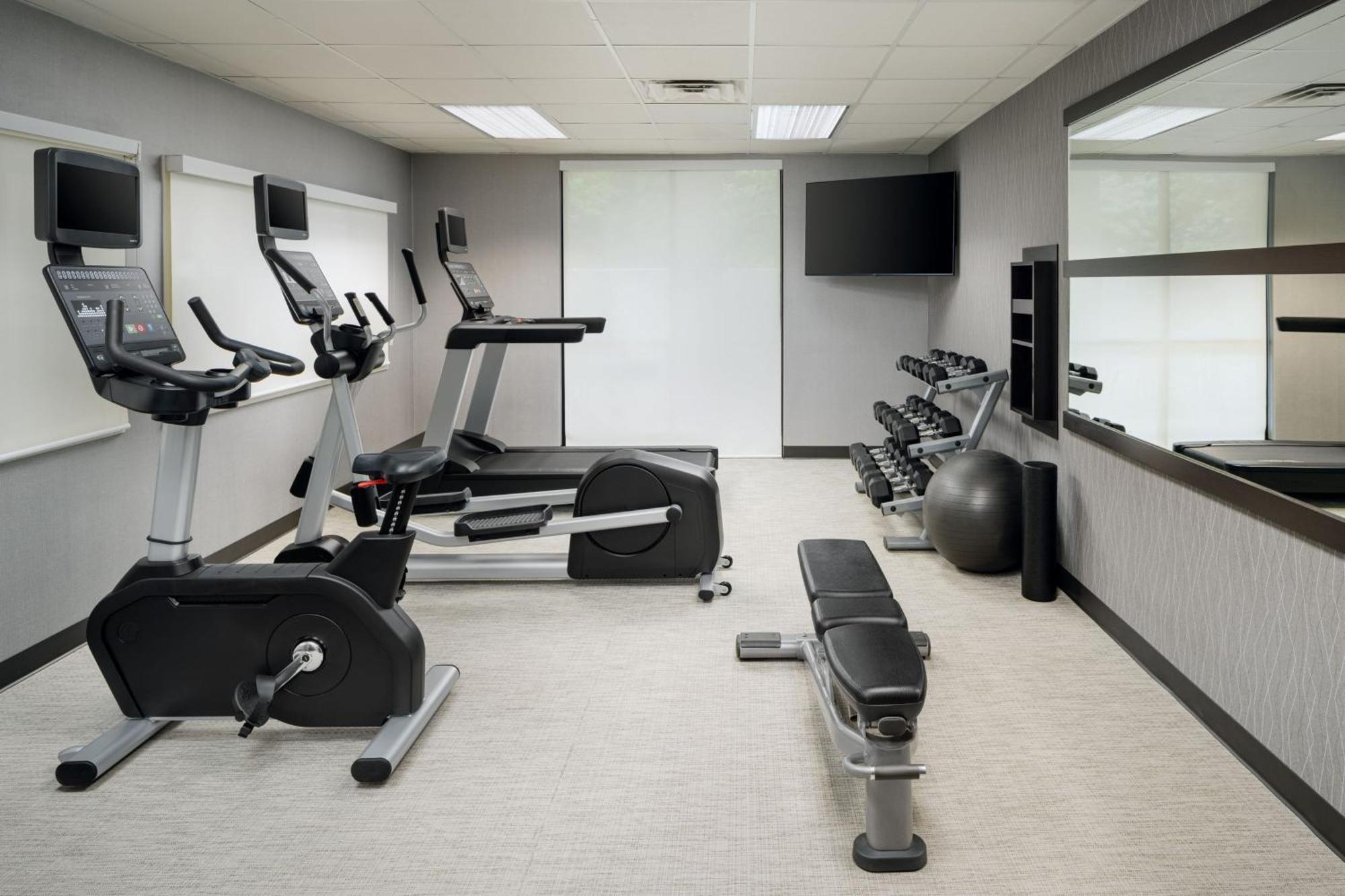 Courtyard By Marriott Kingston Hotell Exteriör bild