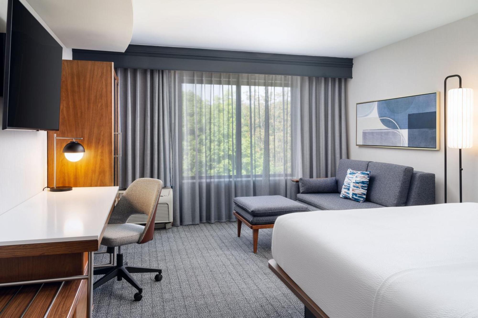 Courtyard By Marriott Kingston Hotell Exteriör bild